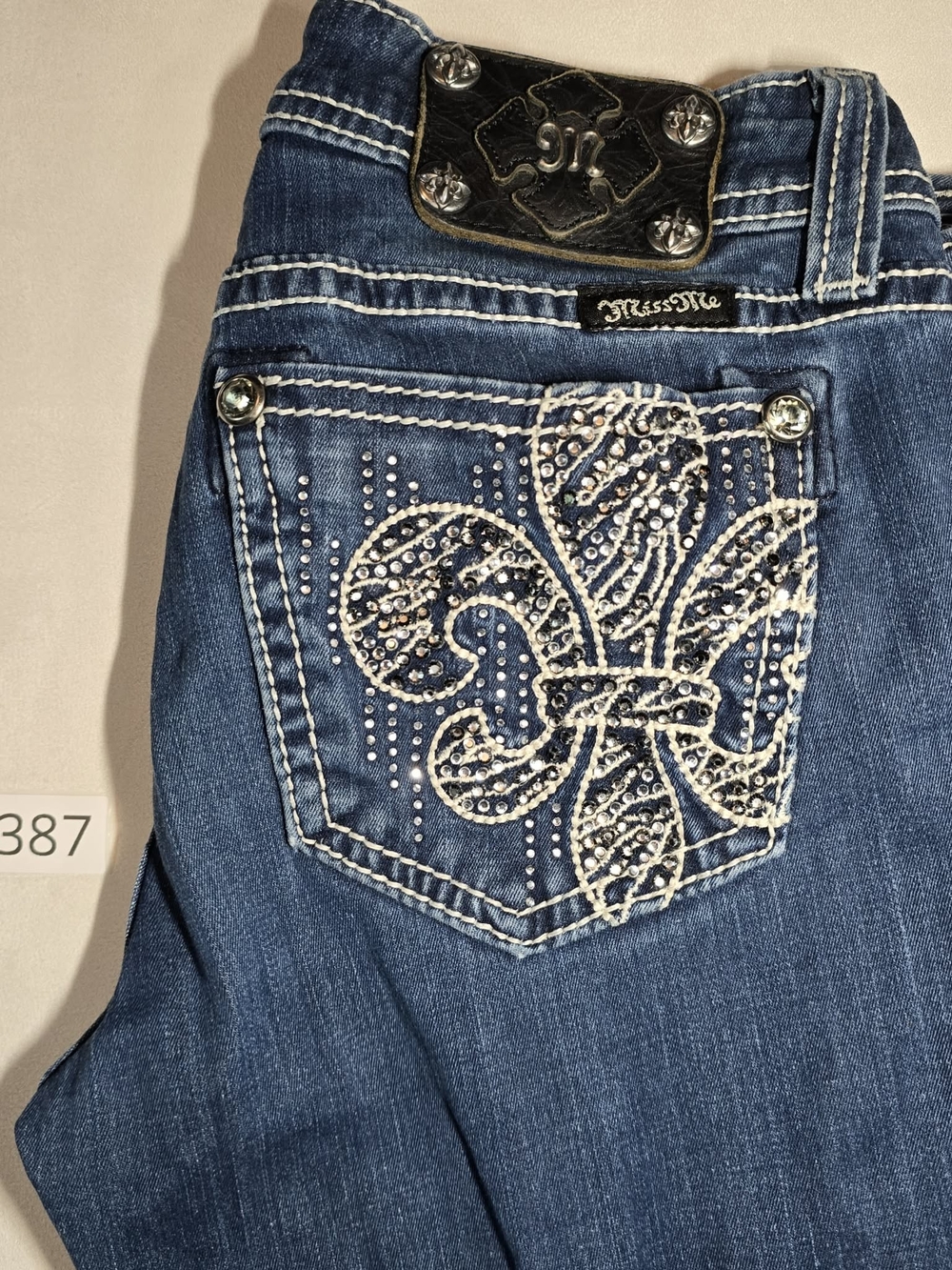 Miss Me Women's Blue Embellished Fleur-de-lis Pocket Jeans Easy Skinny Sz. 25